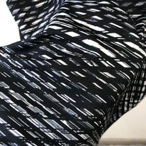 Under Armour Mesh Back Active Racerback Top Size Small - Picture 2 of 8